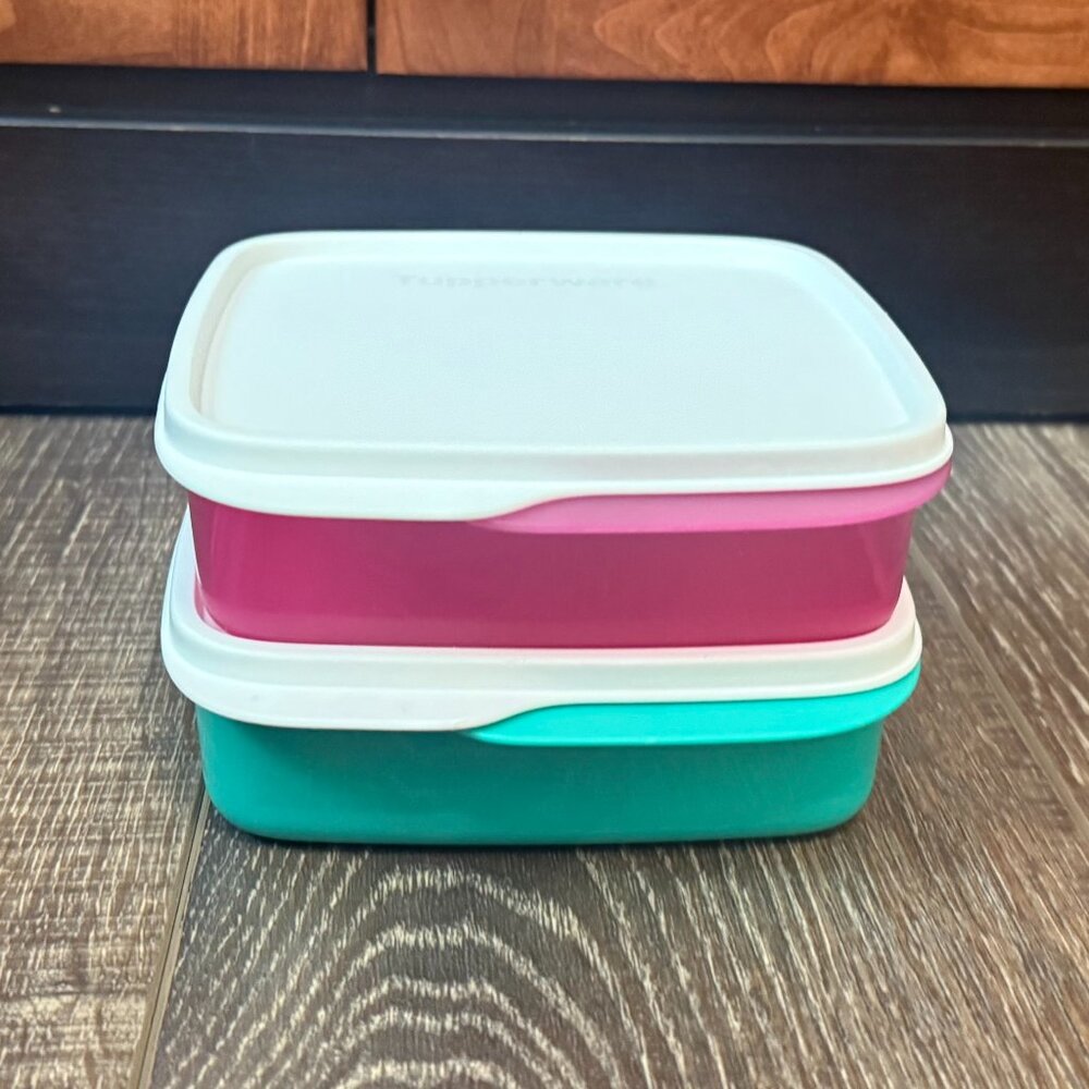 Tupperware Divided Lunch Container – Set of 2 - Picture 3 of 13